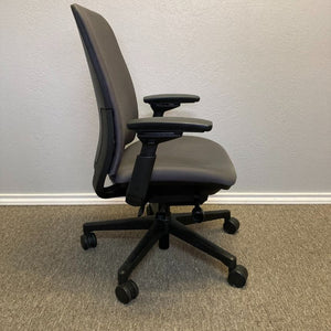 Pre-Owned Steelcase Amia Chair
