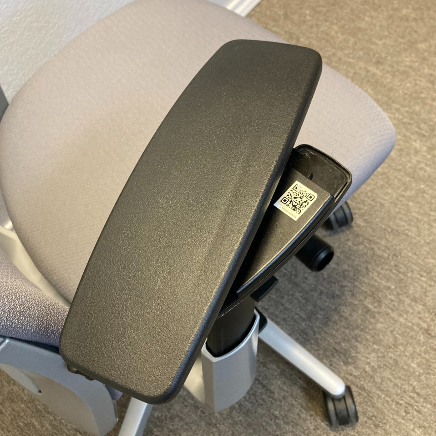 Pre-Owned Steelcase Amia Chair