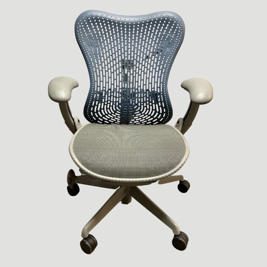 Pre-Owned Herman Miller Mirra