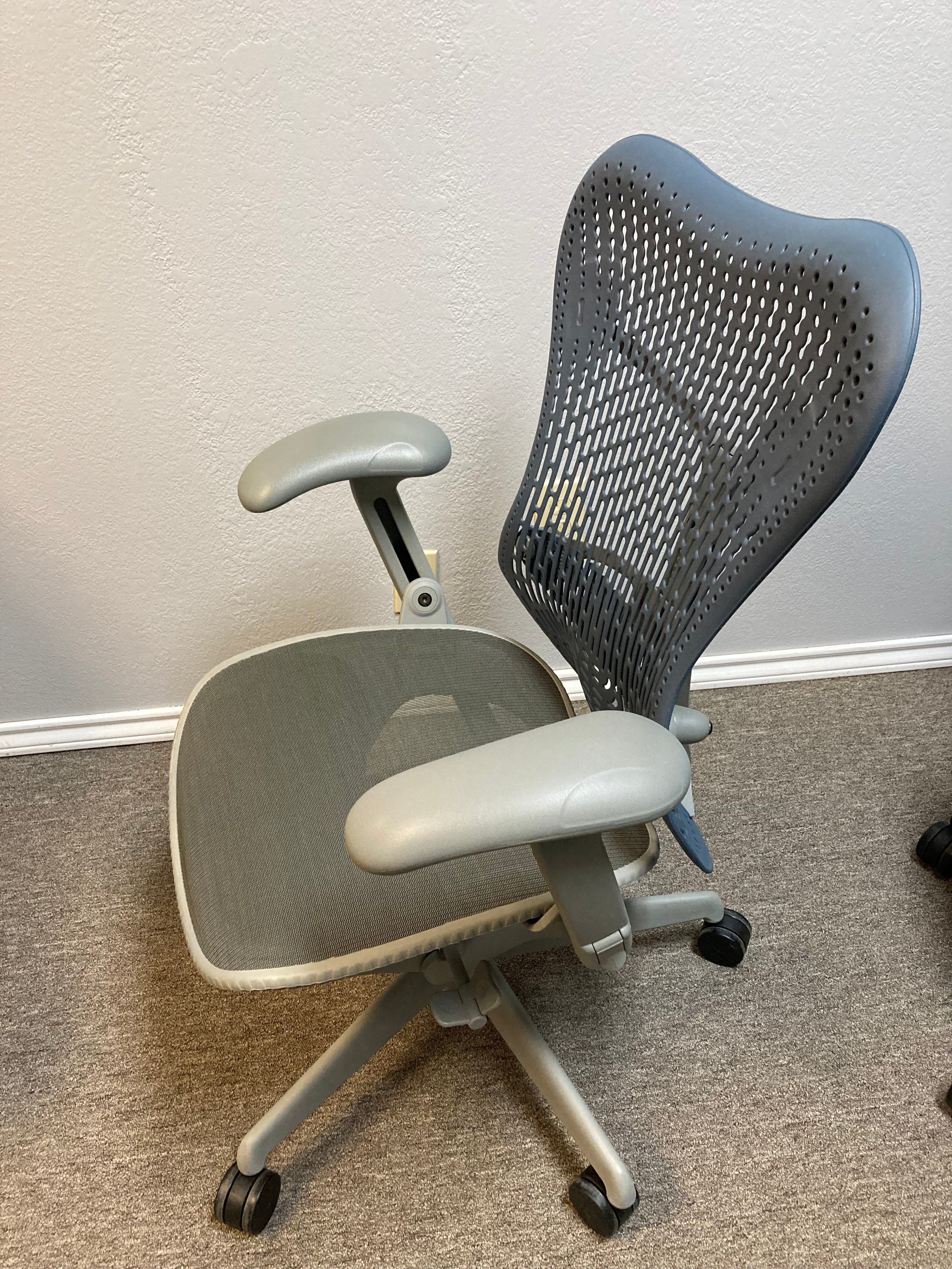 Pre-Owned Herman Miller Mirra
