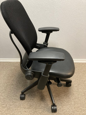 Pre-Owned Steelcase Leap v2 Leather Seat